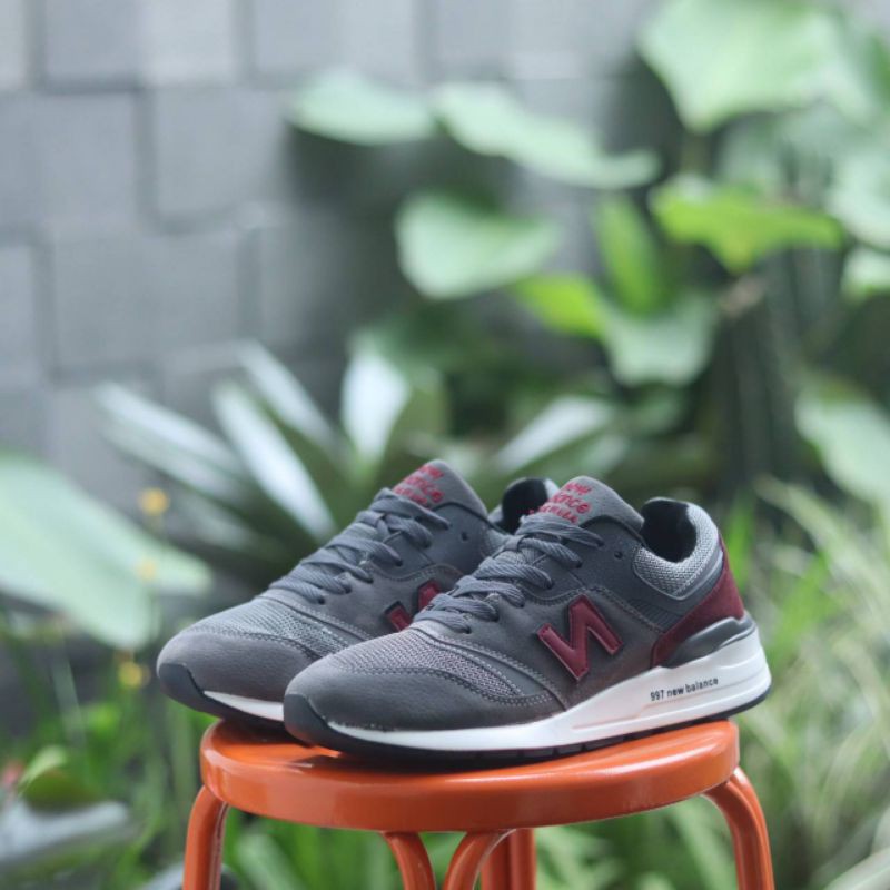 SEPATU SNEAKER PRIA NB 997 KLASIK SIZE 40-44