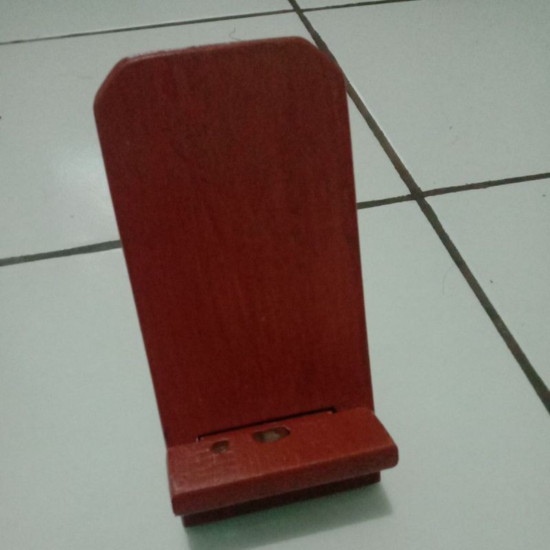 dudukan hp dari kayu