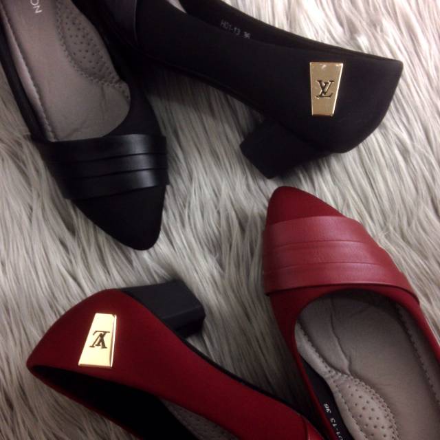 H01-13 LOUIS VUITTON RAVENA SILK HEELS 2018