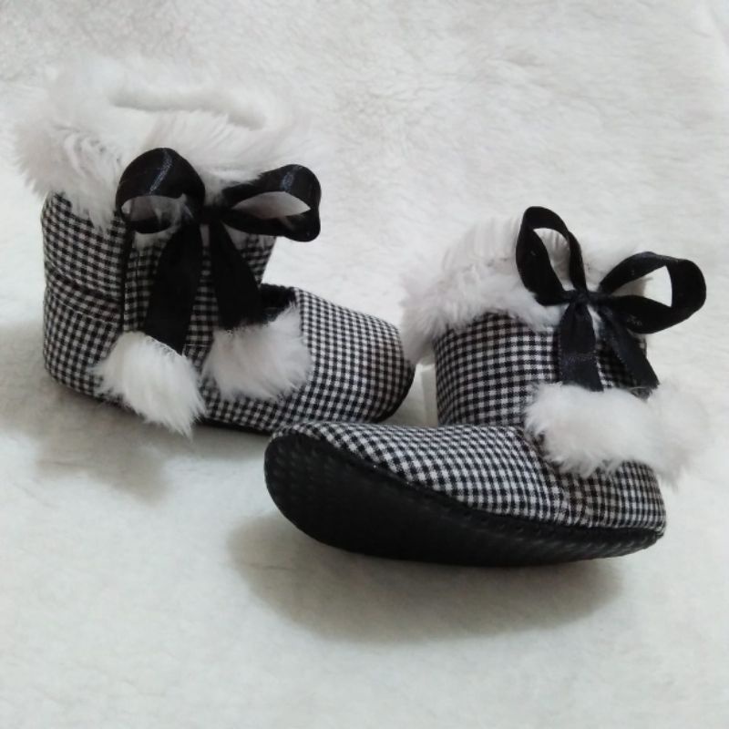 sepatu boots (bayi)