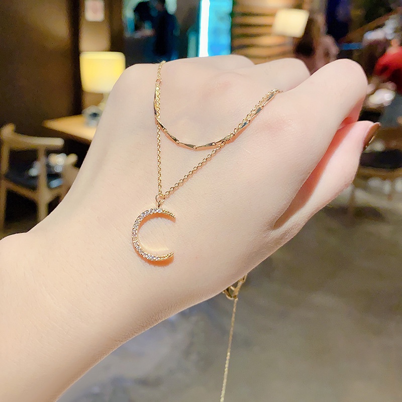 Kalung Choker Liontin Bulan Model Lapis Ganda Bahan Titanium Warna Emas Untuk Wanita