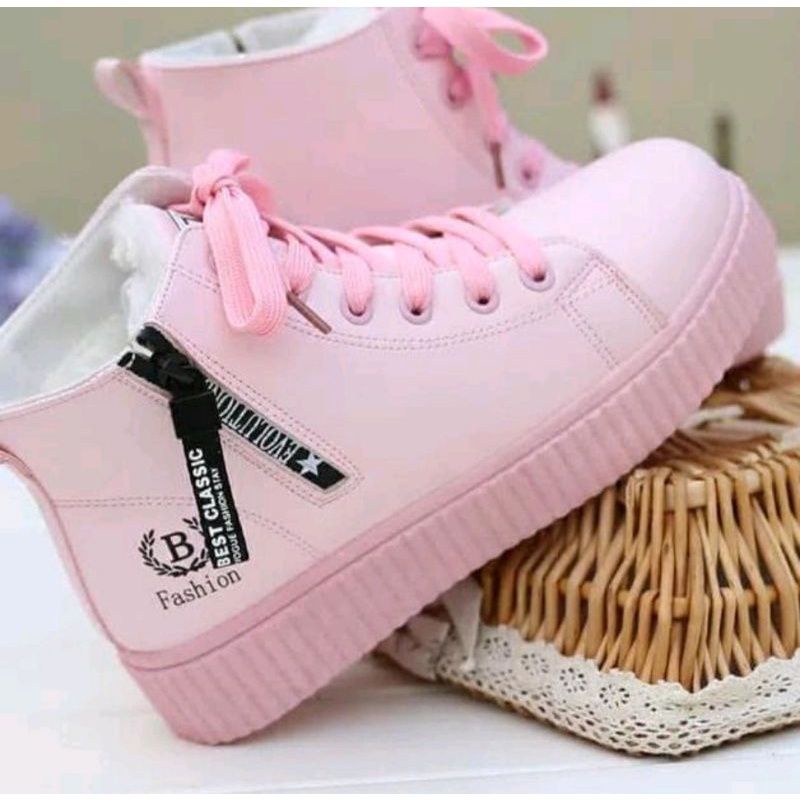 Sepatu Boot Fashion Wanita Best Classic New