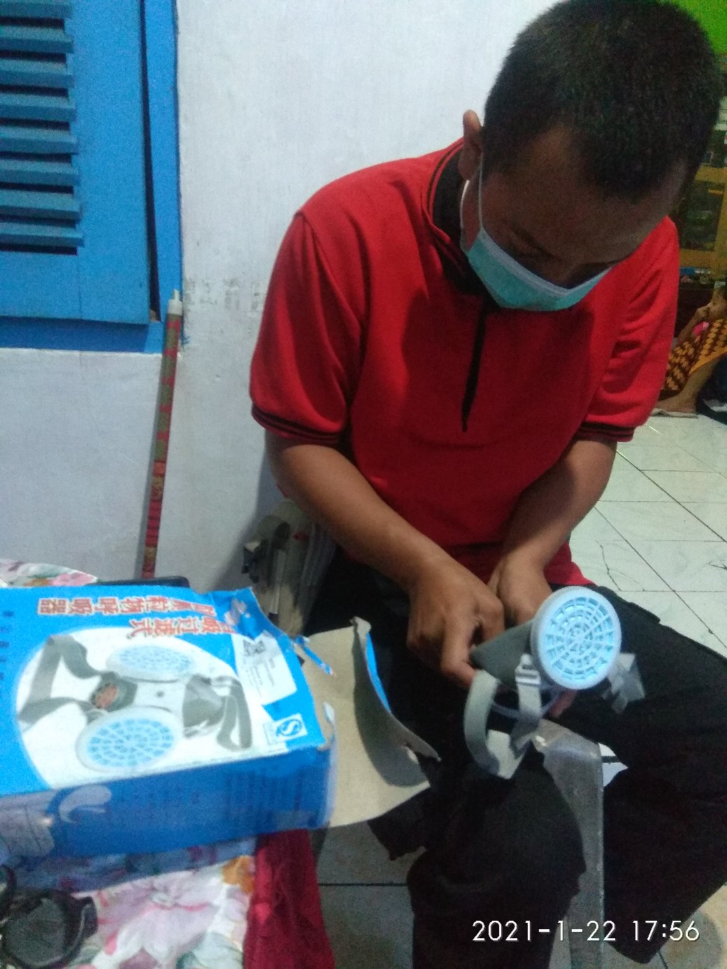 Masker Gas Respirator Anti-dust Industrial Mask Face Cold Breathing Valve