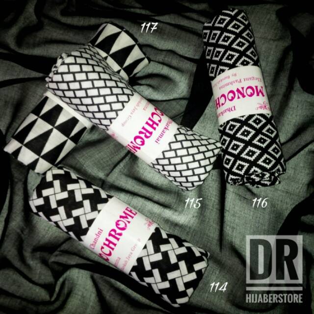 Hijab / Jilbab Segiempat / Square / Monochrome