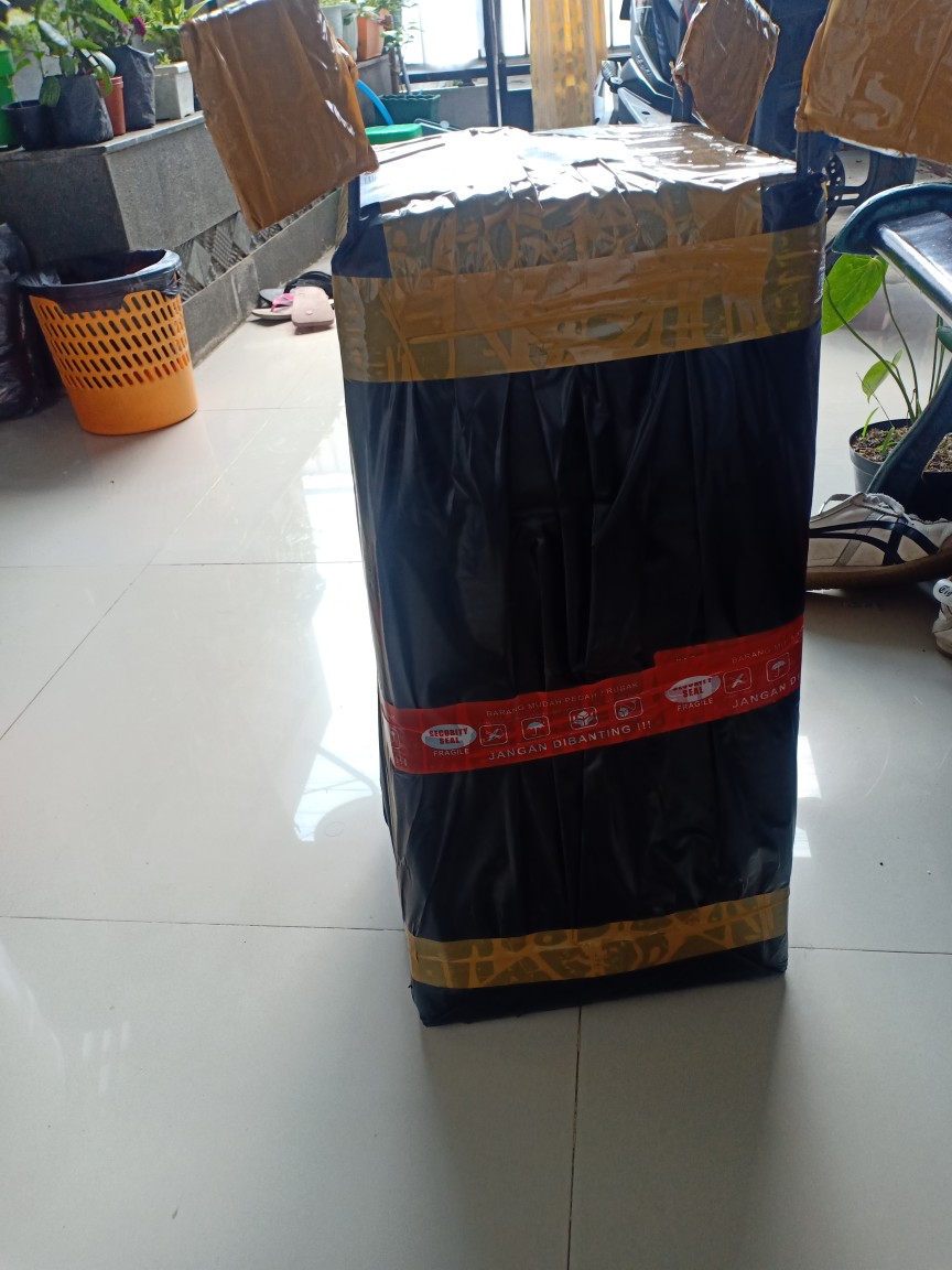 Tempat Payung Rotan Sintetis Bentuk Kotak Dan Bulat