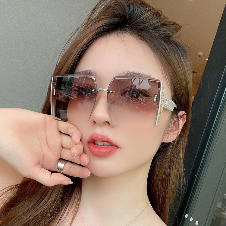 Kacamata Hitam Bingkai Persegi Kacamata Fashion Pantai Shades Sunglasses Untuk Wanita