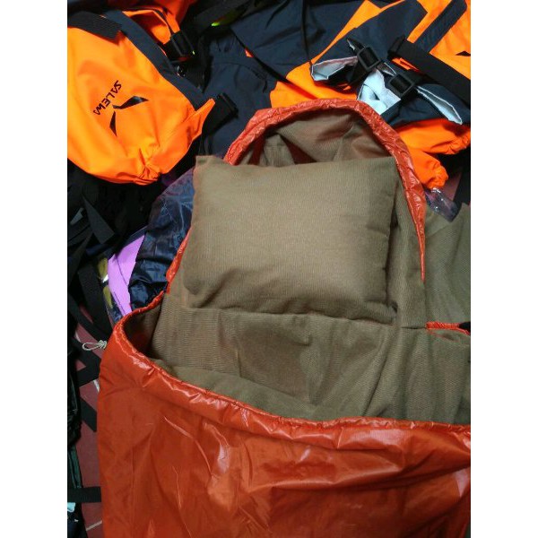 TERLARIS    Sleeping Bag Ultra Light Plus Bantal Kepala