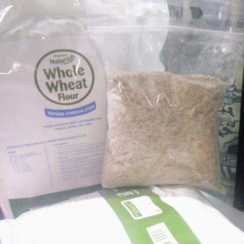 

Bogasari Naturich whole wheat flour / tepung gandum utuh 500gr Repack