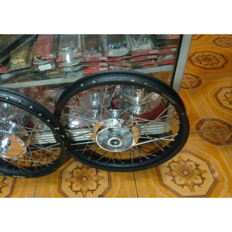 Paketan velg ring 18 vrossi Vixion old