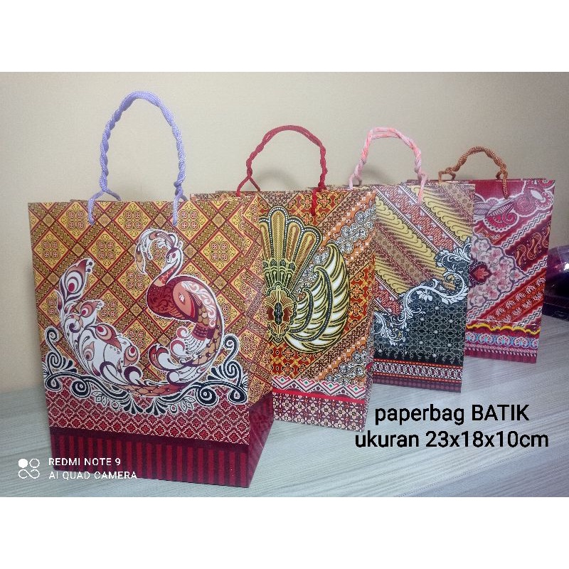 

paper bag batik glossy/tas kertas batik/paperbag/goodie bag/tas tali/ukuran 23x18x10cm