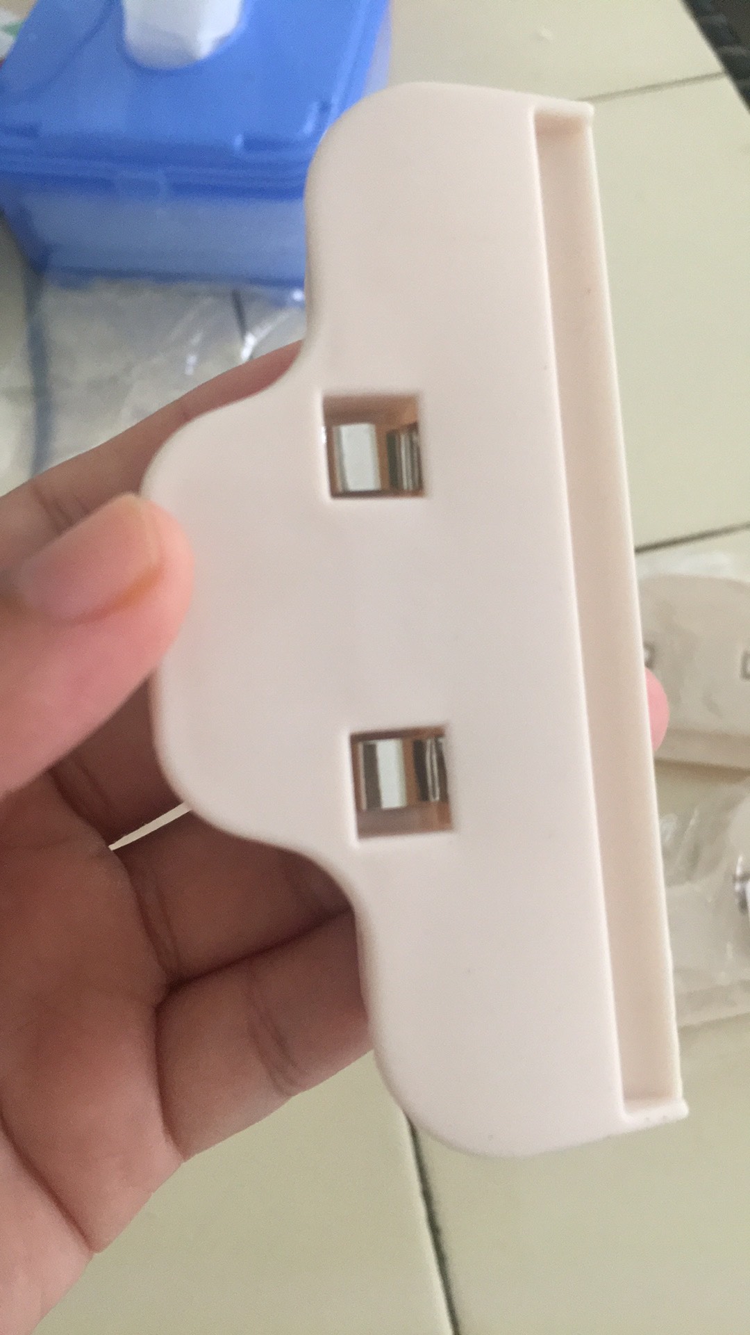 Klip Segel Penutup Mangkuk / Wadah Makanan Dengan Bahan Plastik