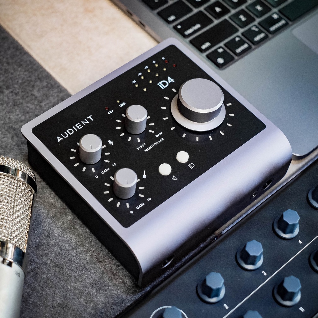 Audient iD4 Audio Interface - Soundcard Recording