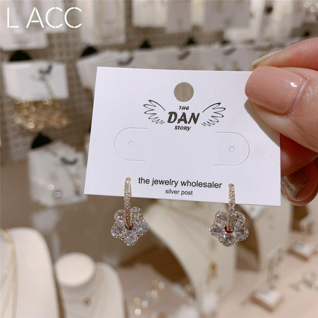 Anting Gaya Korea