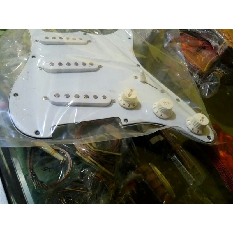 pickup set Piqguard squier stratocaster SSS Set