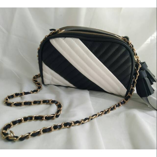 Tas Selempang Zara Hitam Putih