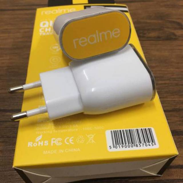 TRAVEL QUICK CHARGER REALME FAST CHARGING 3,5A MAX