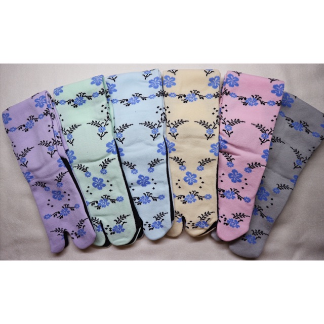 Kaos Kaki Aura Motif FW-001