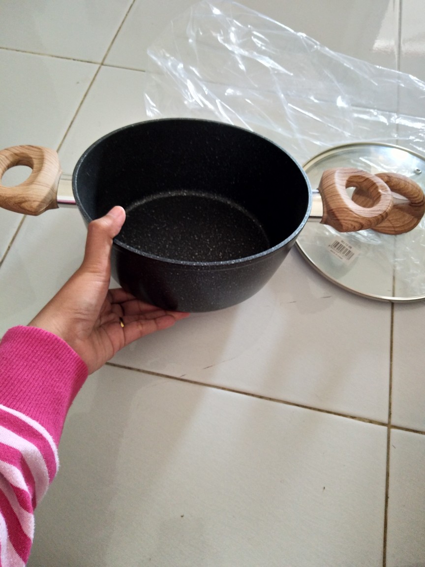 Panci Sauce Pot D20cm H8cm Non Stick Marble Yoshikawa