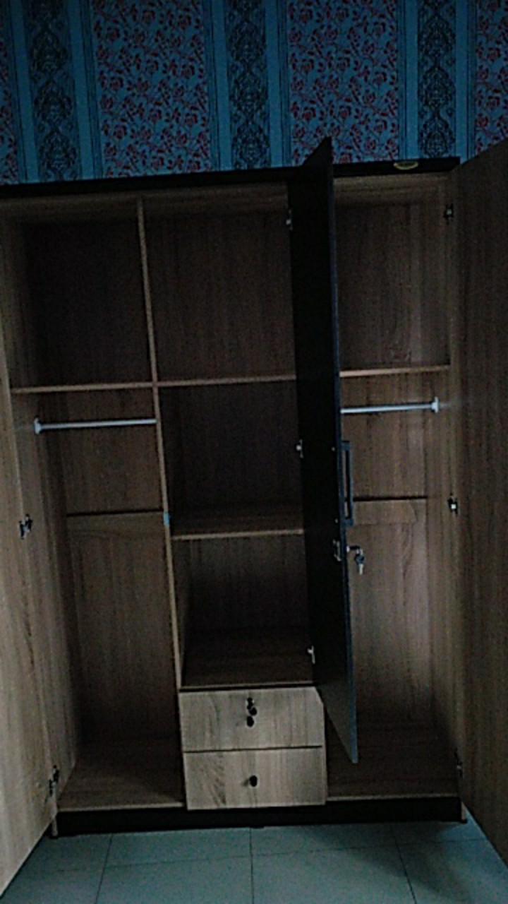 Lemari Pakaian 3 Pintu Cermin Lp 32 Ly