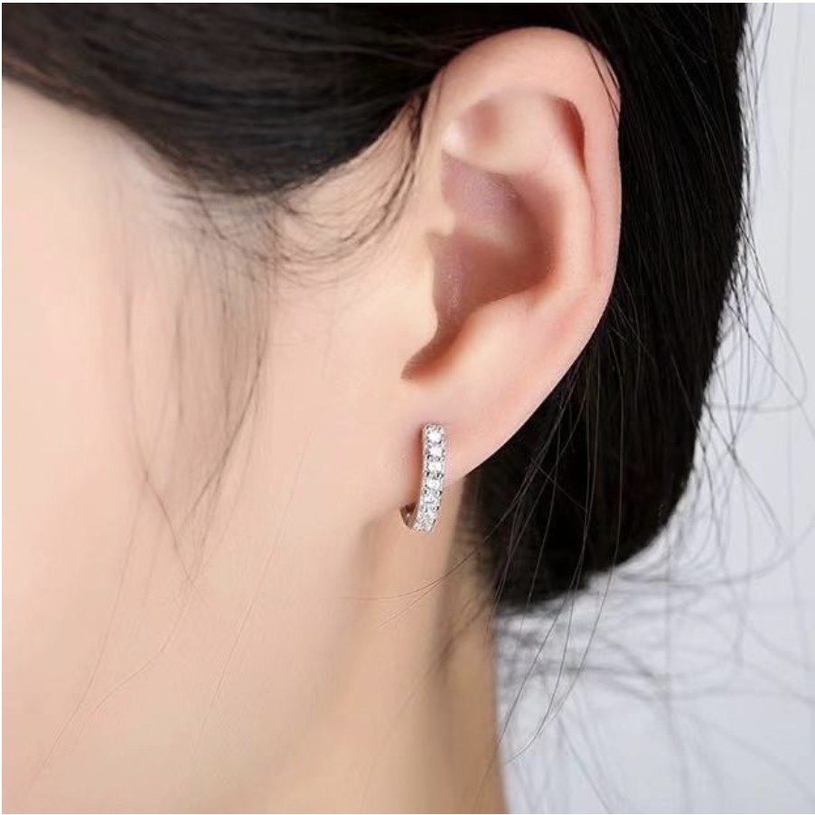 Anting Tusuk Model Kristal Silver Elegan 1 Pasang ala Wanita Korea