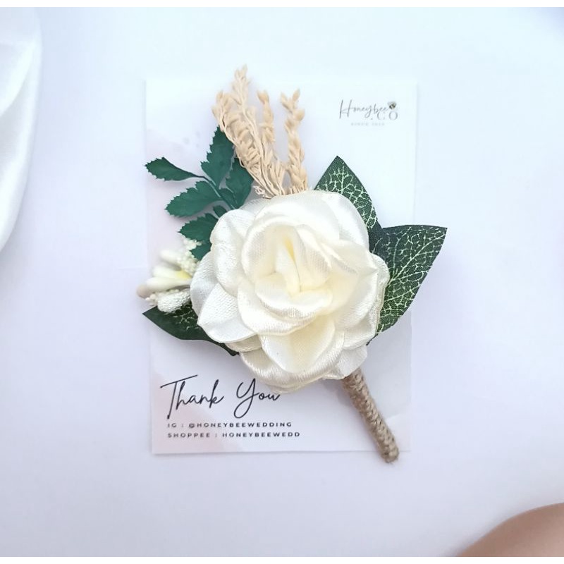 BOUTONNIERE MAWAR BW RUSTIC DAUN HIJAU / PIN JAS / BUNGA JAS PENGANTIN MURAH