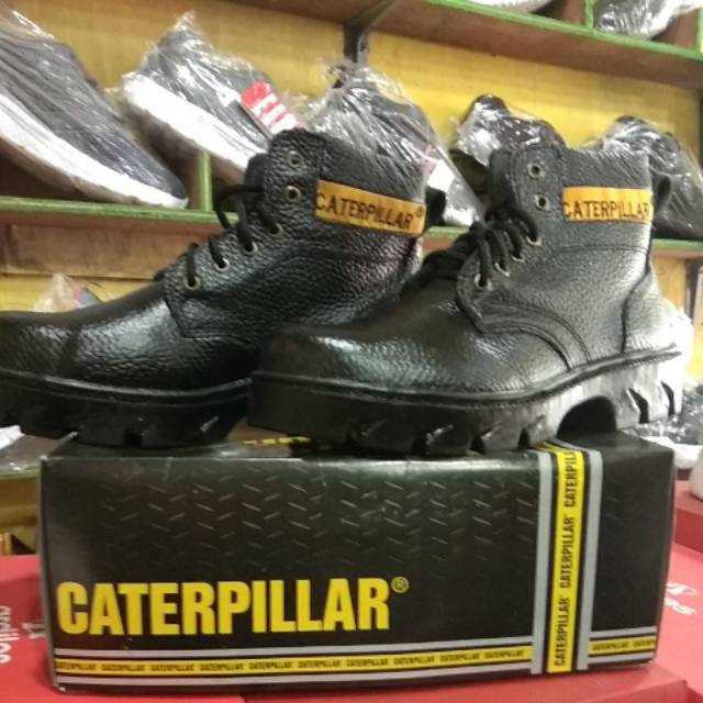 Sepatu septi