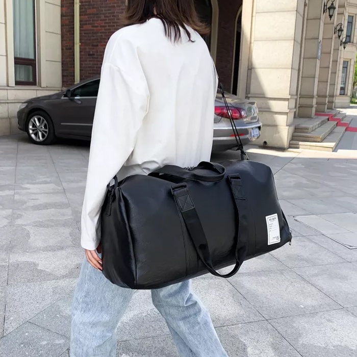 Gym Bag Tas Gym Pria Wanita Multifungsi Tenteng dan Selempang Bahan Kulit Sintetis Warna Hitam