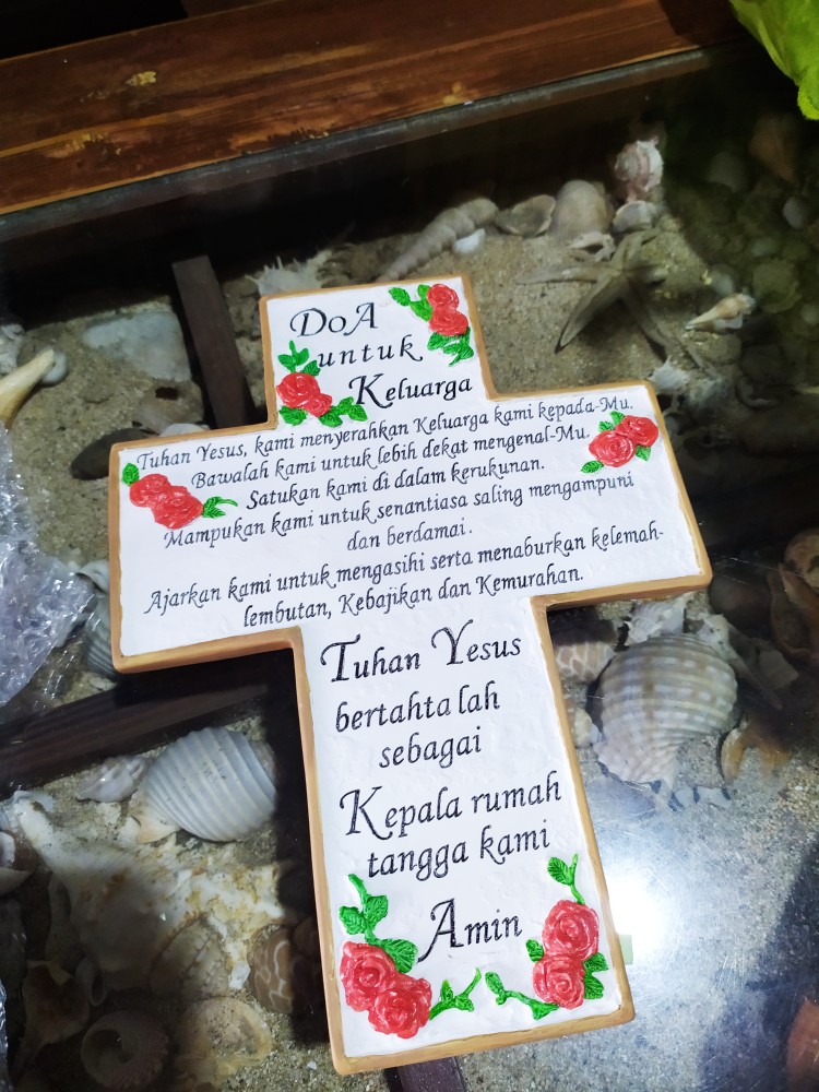 Pajangan Salib Dinding Gantung Doa Untuk Keluarga