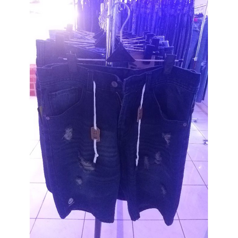 Celana Jeans/ Celana pendek/ Celana levis/ Celana Sobek