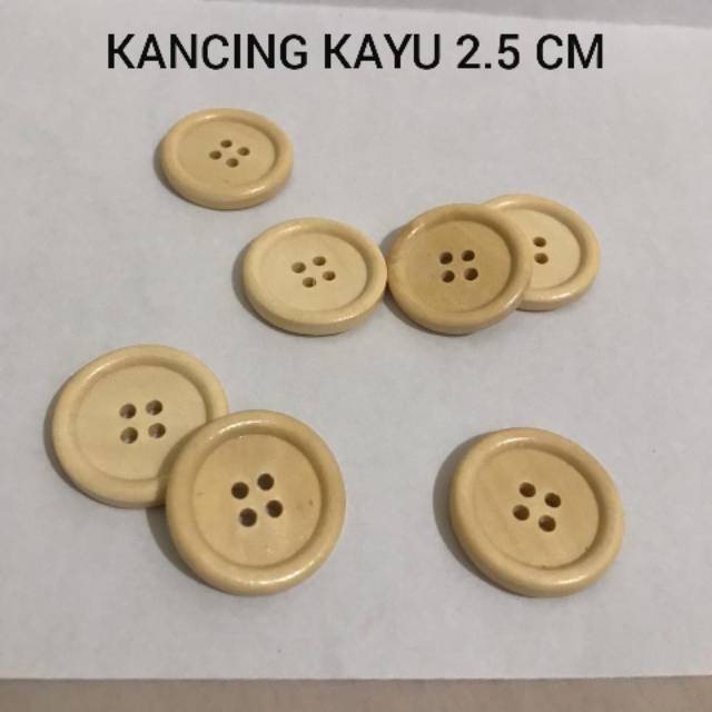 KANCING KAYU POLOS KREM 2.5 CM