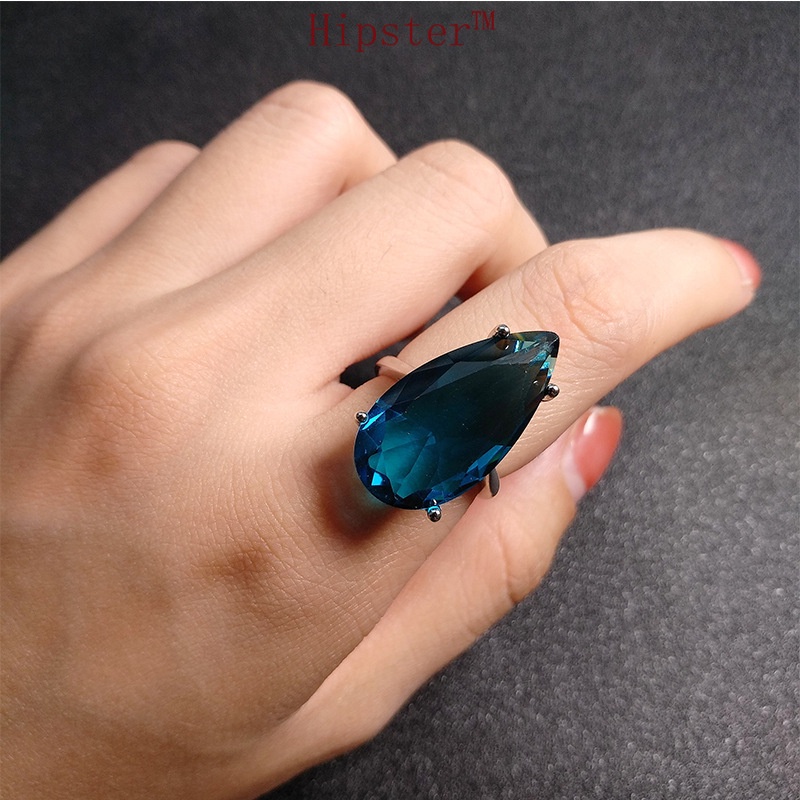 Vintage Classic Luxury Inlaid Emerald Drop Ring