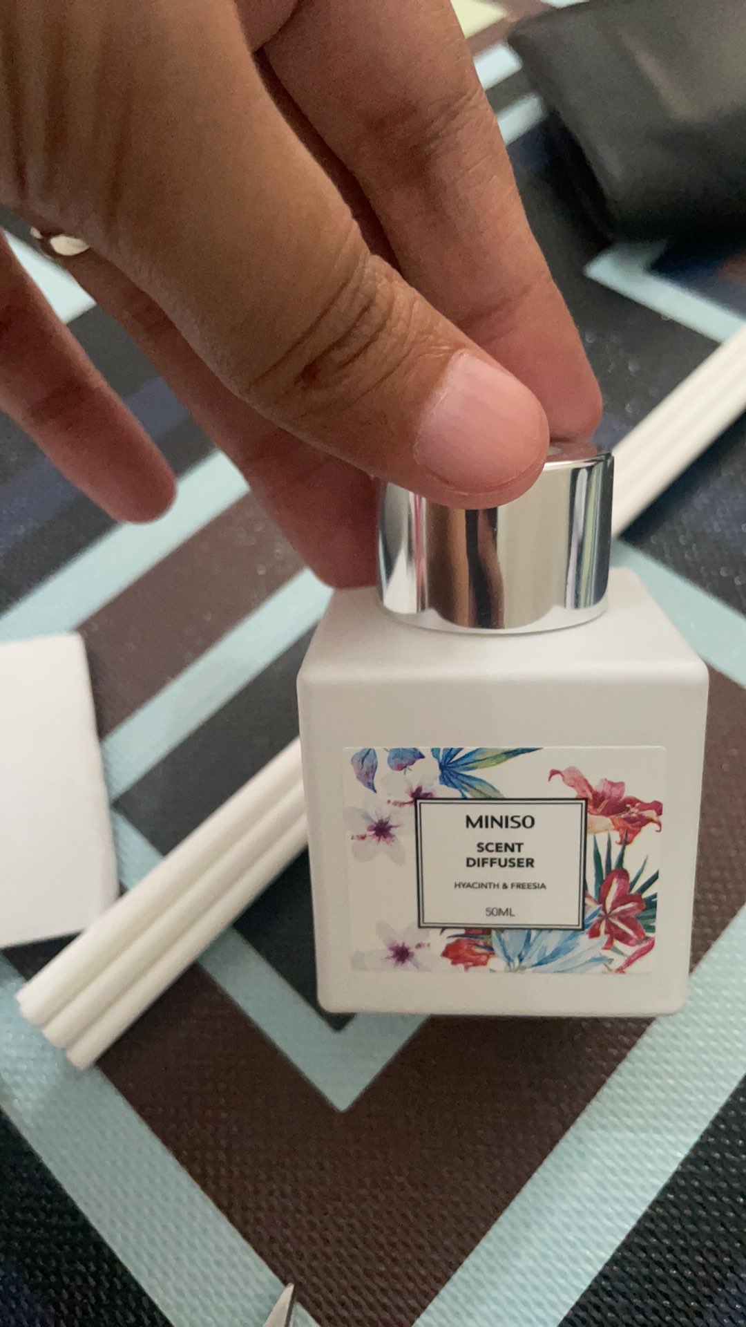 Miniso  Beauty Sewangi Pewangi Ruangan Diffuser Aromatherapy Pengharum Bunga 50ml