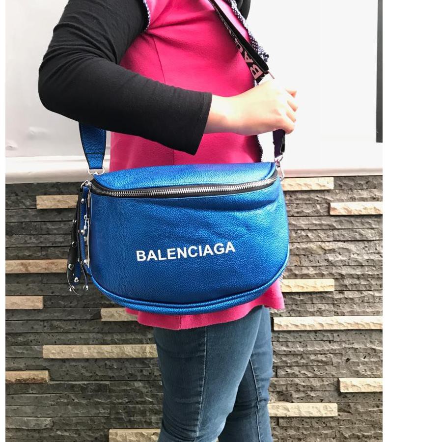 harga waist bag balenciaga