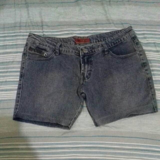 preloved celana jean pendek