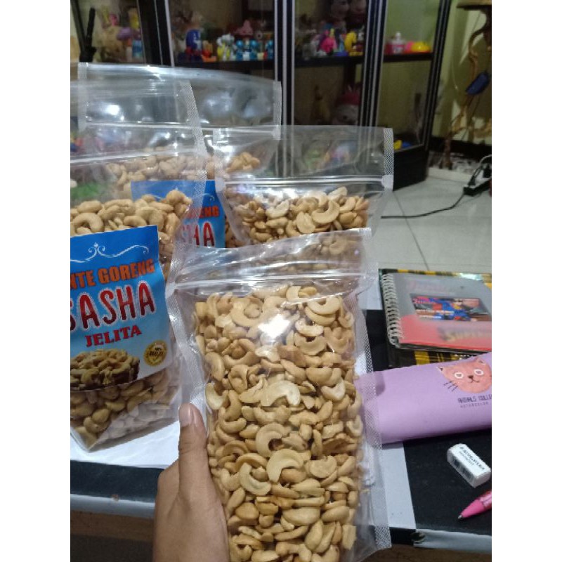 

Kacang mete