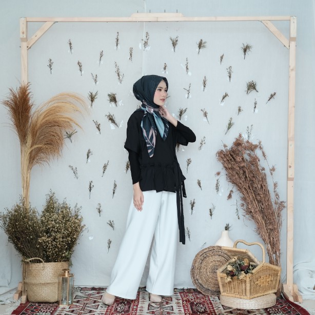 KERUDUNG SEGI EMPAT PRINTING MOTIF JILBAB SEGIEMPAT HIJAB SEGIEMPAT SCARF LEONA