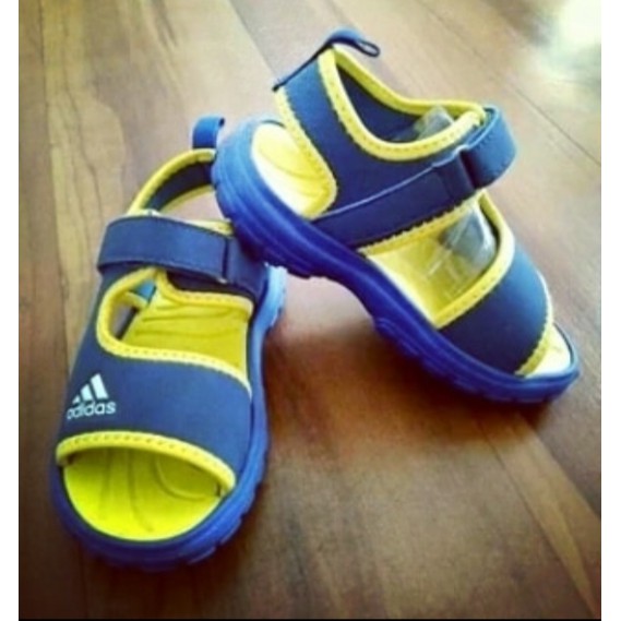 Sepatu Sandal Adidas