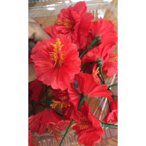 Bunga pucuk hiasan kepala khas Bali