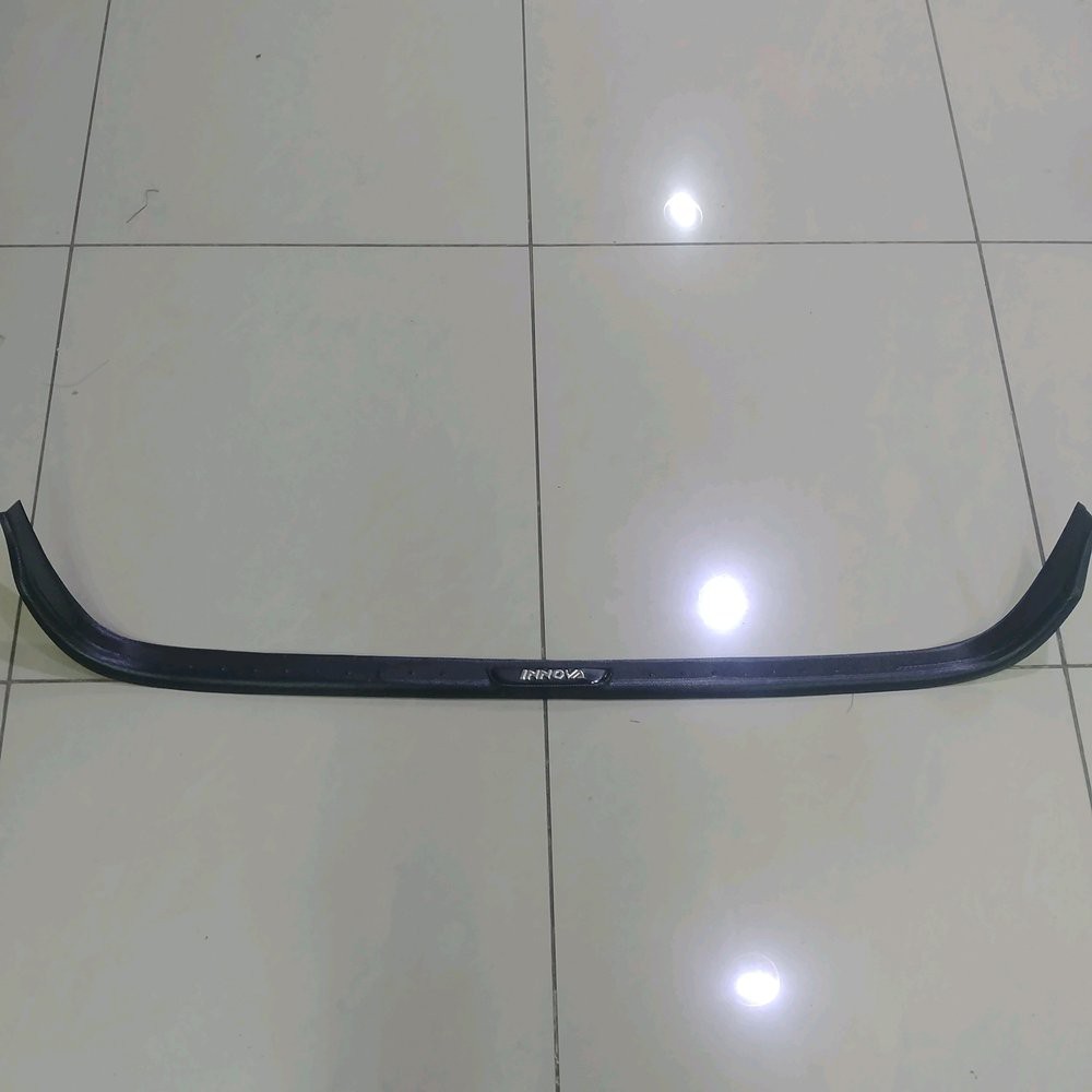 sill plate silplate pintu belakang BAGASI toyota inova innova lama 2004 sampai 2008 lengkung full 2005 2006 2007 hitam plastik tipe e g luxury diesel