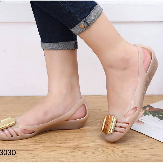 Sepatu jelly wanita ferragamo murah dan trendy