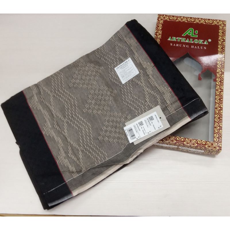Sarung pria/ARTHALOKA/Sarung halus