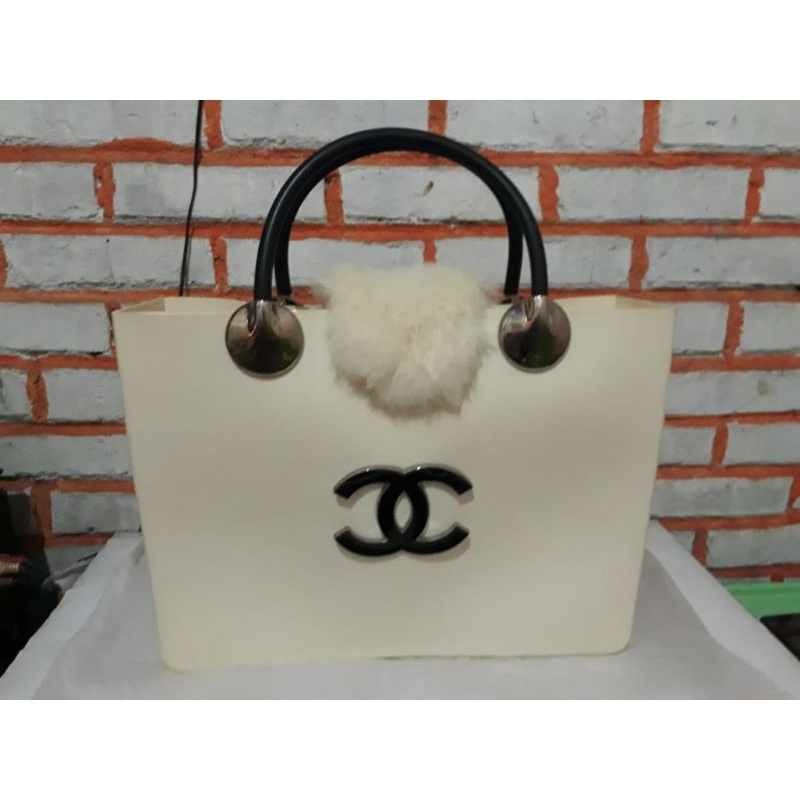 TAS WANITA ELEGAN MEWAH TAS WANITA PUTIH TULANG KEREN TAS PRELOVED