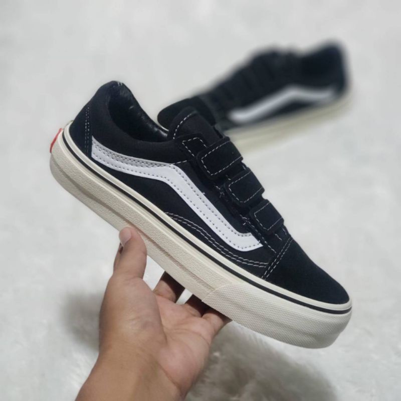 sepatu vans os bw velcro size 37-42 sepatu sekolah