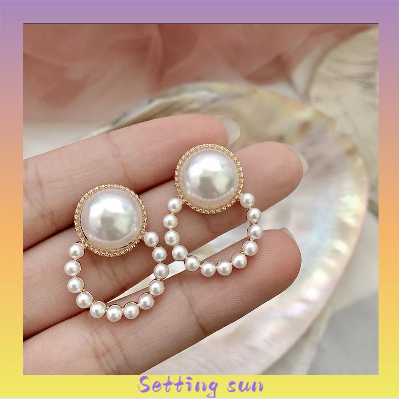 Mutiara yang sederhana dan serbaguna lingkaran anting -anting yang lembut dan elegan  elegan dan elegan TN