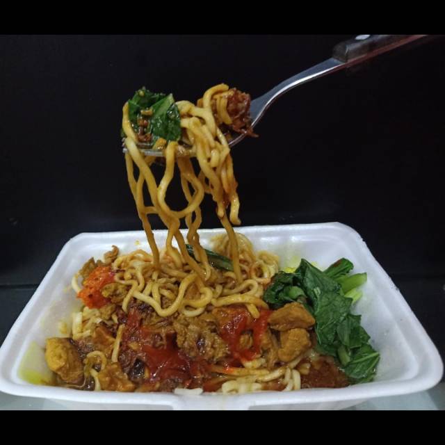 

Mie ayam sambel gledek