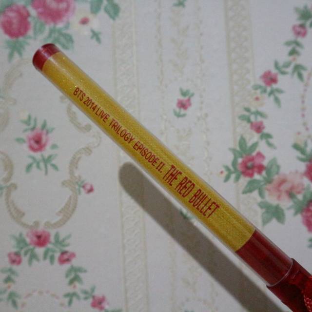 Preloved Bts 14 Live Trilogy Episode Ii The Red Bullet Official Goods Lightstick Shopee Indonesia