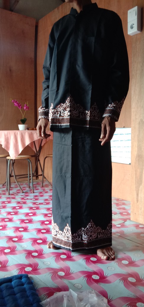 Batik Solo Modern Setelan Sarung Celana Dan Baju Koko Tumpal Hitam