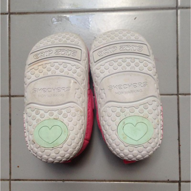 skechers non marking