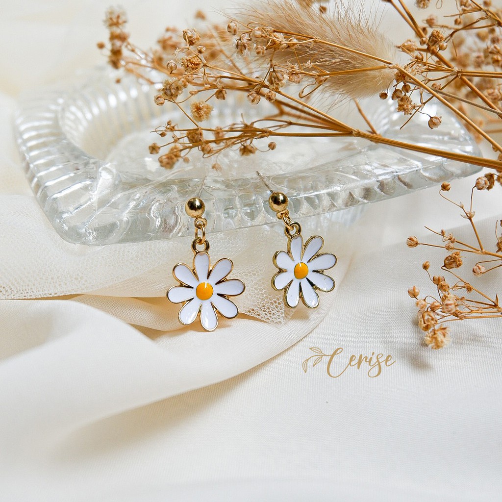 Daisy Earrings | Anting tusuk bunga daisy korea aksesoris wanita  cantik stylish trendy