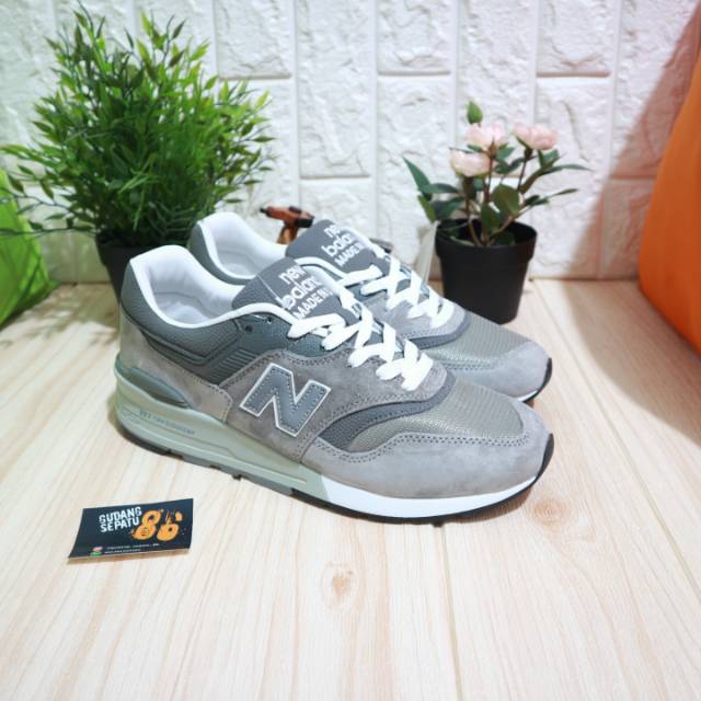 Sepatu New Balance 997 Ash Grey